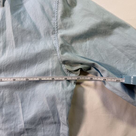 GAP Light Blue Fitted Button-Up Shirt Classic Cotton Blouse Size 0 (Small) - Picture 3 of 6